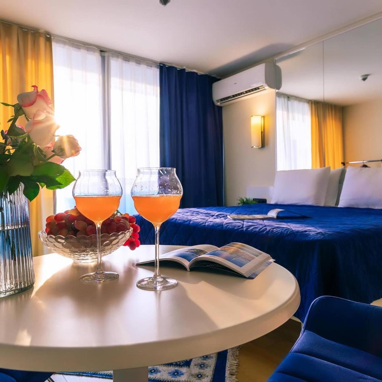 Orbi City Amazing Apartments Batumi Esterno foto