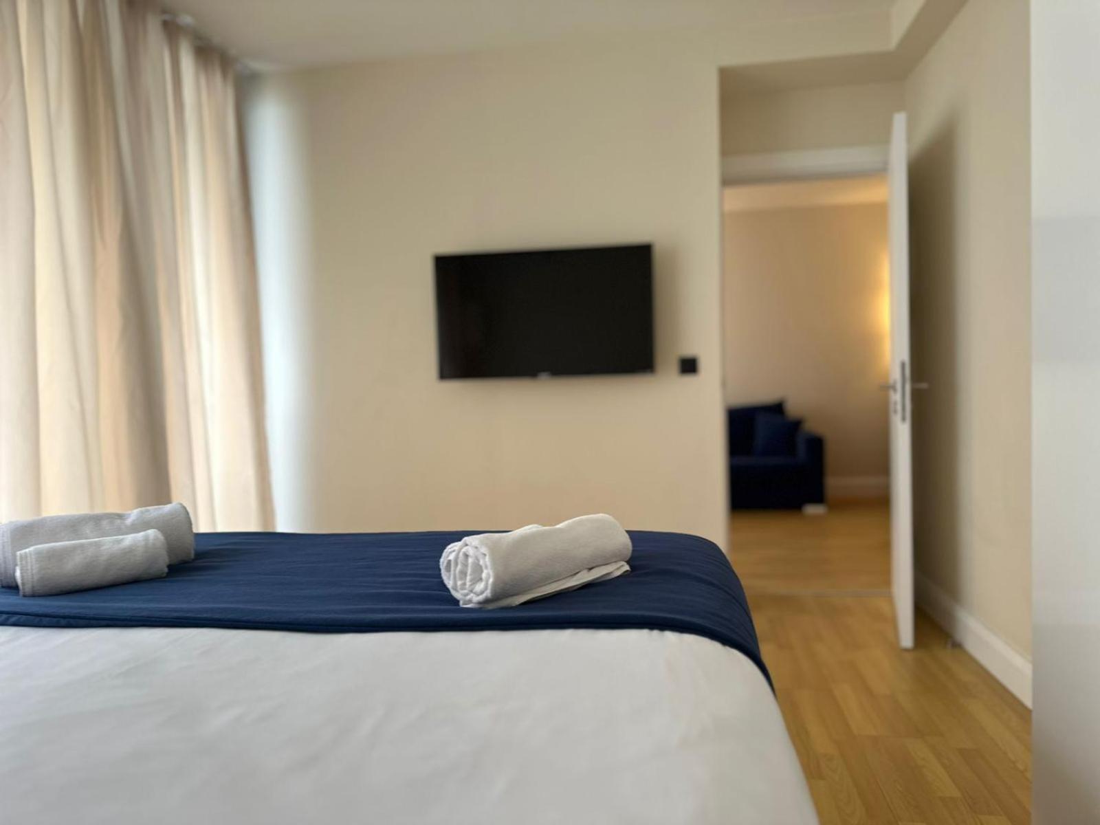 Orbi City Amazing Apartments Batumi Esterno foto