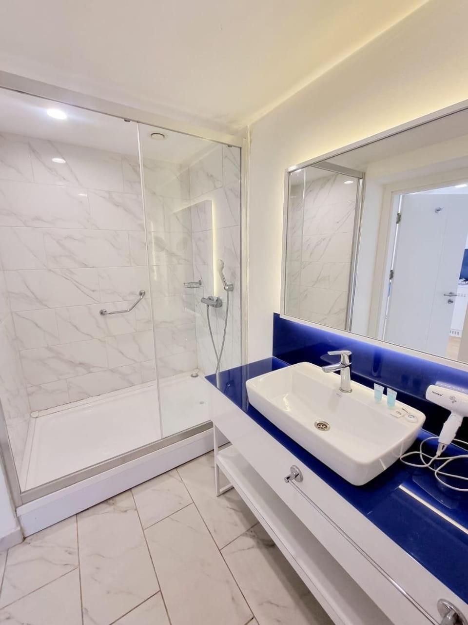 Orbi City Amazing Apartments Batumi Esterno foto