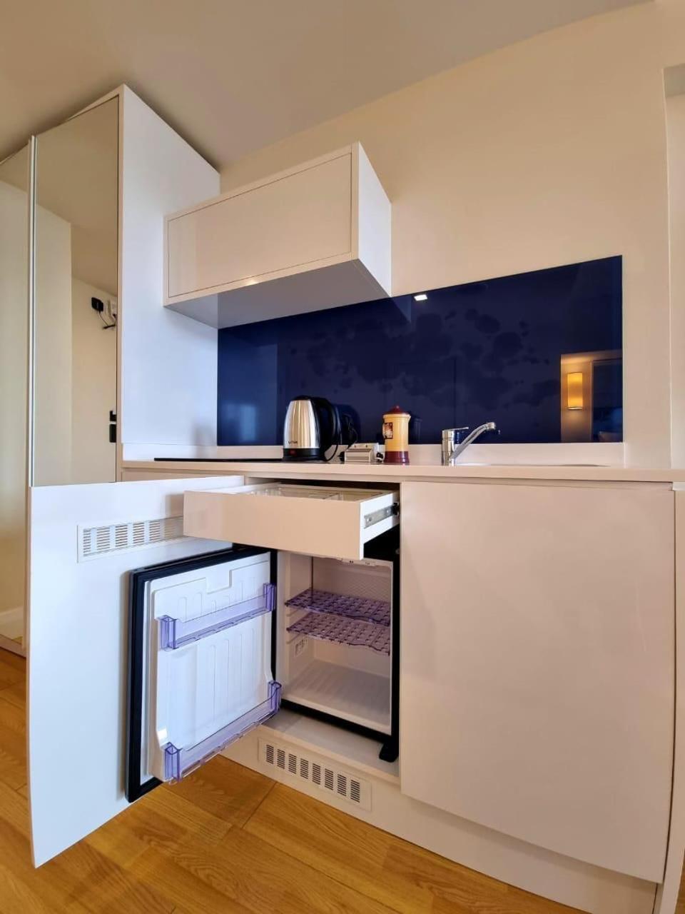Orbi City Amazing Apartments Batumi Esterno foto