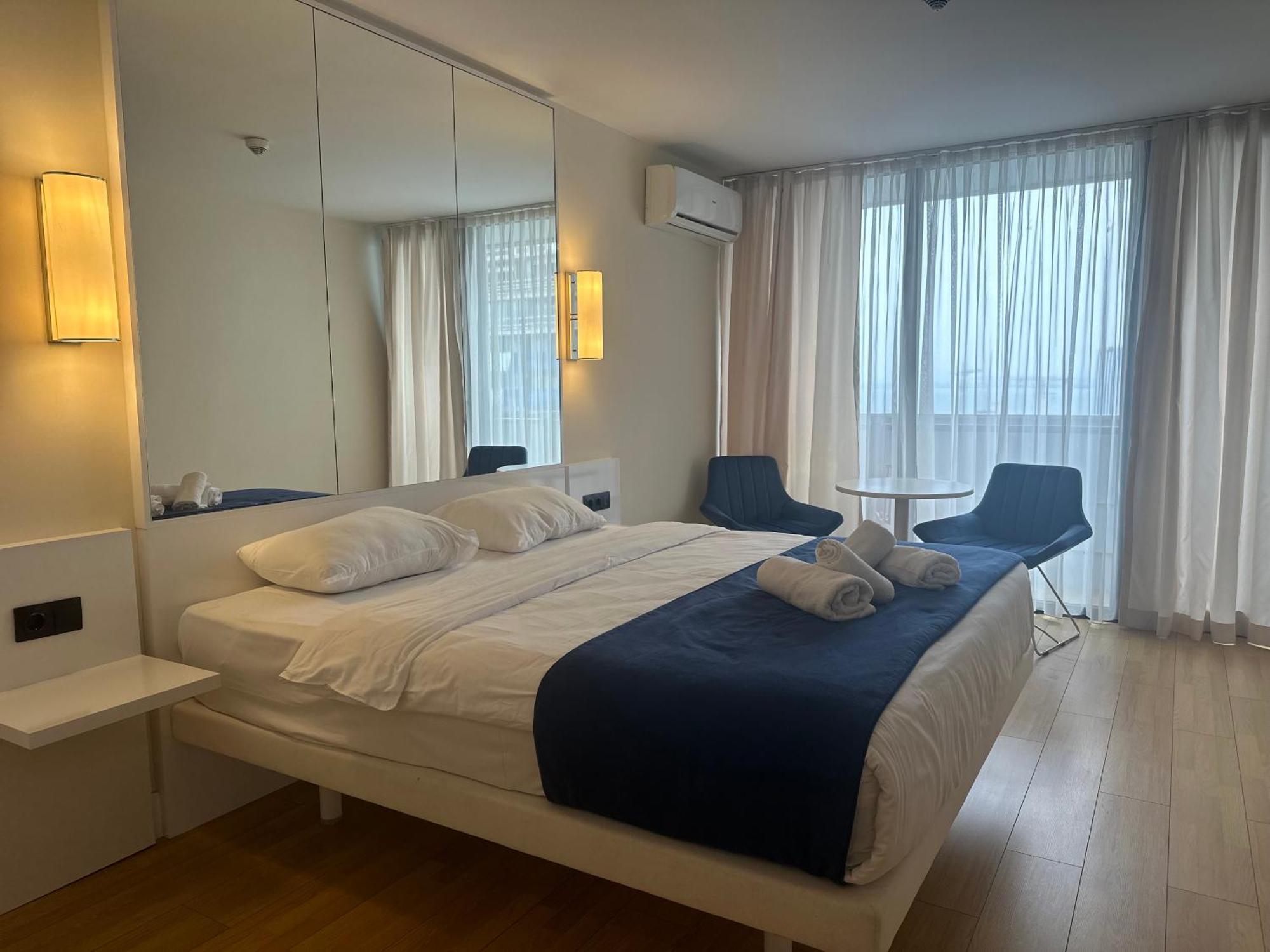 Orbi City Amazing Apartments Batumi Esterno foto